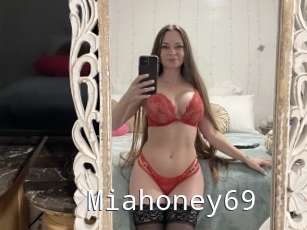 Miahoney69